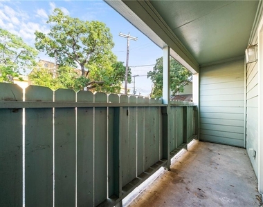 301 W 38th St - Photo Thumbnail 14