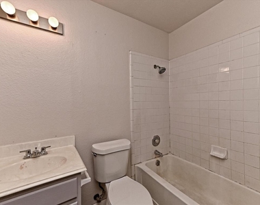 14700 Menifee St - Photo Thumbnail 21