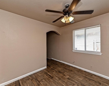 14700 Menifee St - Photo Thumbnail 17