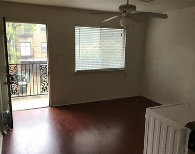 1010 W 23rd St - Photo Thumbnail 1
