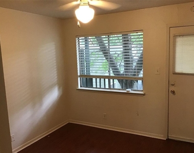 1010 W 23rd St - Photo Thumbnail 6