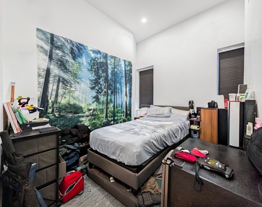 1518 Jefferson Avenue - Photo Thumbnail 3