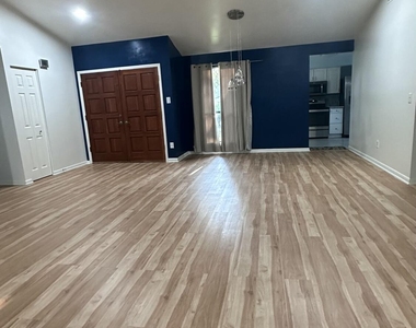 4765 Marsh Hammock Drive W - Photo Thumbnail 3
