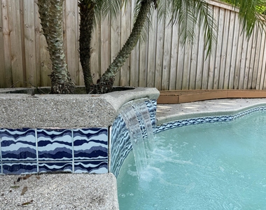 4765 Marsh Hammock Drive W - Photo Thumbnail 2