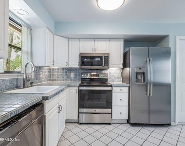 4765 Marsh Hammock Drive W - Photo Thumbnail 12