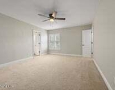 235 Vale Drive - Photo Thumbnail 13