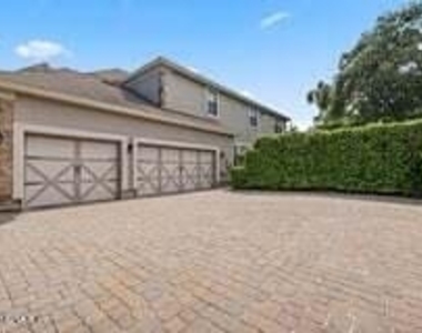 235 Vale Drive - Photo Thumbnail 16