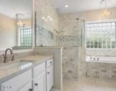 235 Vale Drive - Photo Thumbnail 9