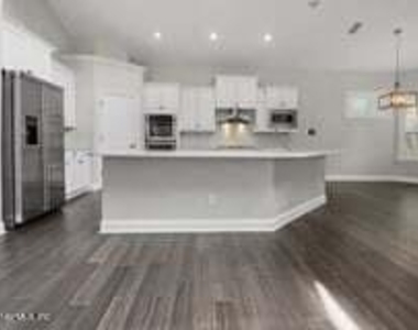 235 Vale Drive - Photo Thumbnail 5