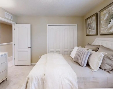 146 Hubbard Bend - Photo Thumbnail 14