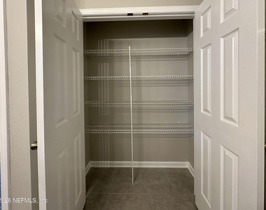1036 N Black Cherry Drive - Photo Thumbnail 12