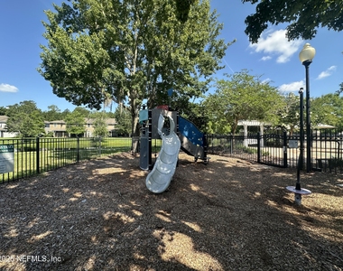 1036 N Black Cherry Drive - Photo Thumbnail 23