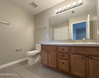 1036 N Black Cherry Drive - Photo Thumbnail 9