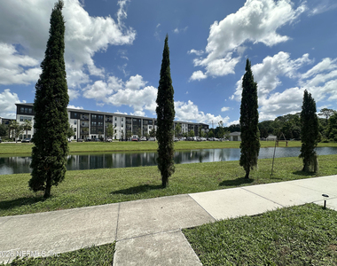 1036 N Black Cherry Drive - Photo Thumbnail 20