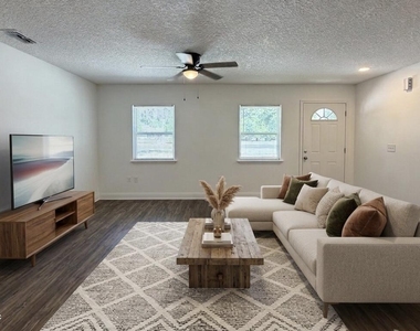 1756 S Lane Avenue - Photo Thumbnail 4