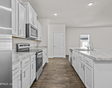 8279 Meadow Walk Lane - Photo Thumbnail 8