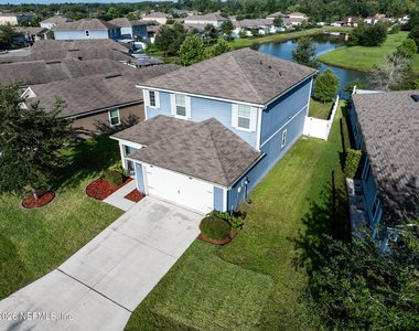 8279 Meadow Walk Lane - Photo Thumbnail 3
