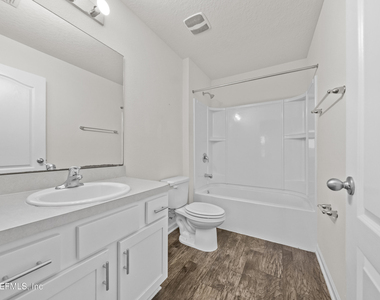 8279 Meadow Walk Lane - Photo Thumbnail 17