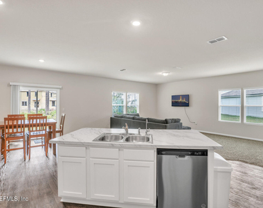 339 Albacete Road - Photo Thumbnail 3