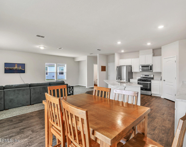 339 Albacete Road - Photo Thumbnail 4