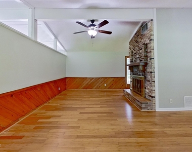 1301 Kings Road - Photo Thumbnail 7