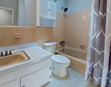 1301 Kings Road - Photo Thumbnail 17