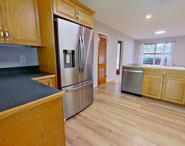 1301 Kings Road - Photo Thumbnail 6
