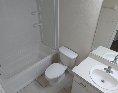 4847 Parkhurst Place - Photo Thumbnail 14