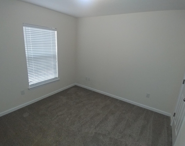 4847 Parkhurst Place - Photo Thumbnail 5