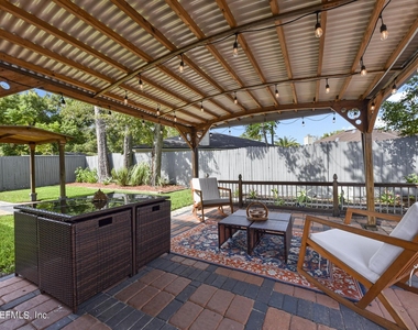 9126 Trevi Circle W - Photo Thumbnail 24