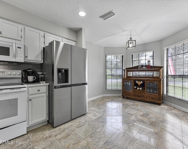 9126 Trevi Circle W - Photo Thumbnail 6