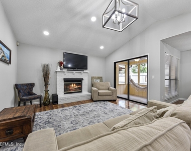 9126 Trevi Circle W - Photo Thumbnail 14