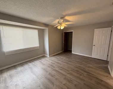 4403 Windergate Drive - Photo Thumbnail 4
