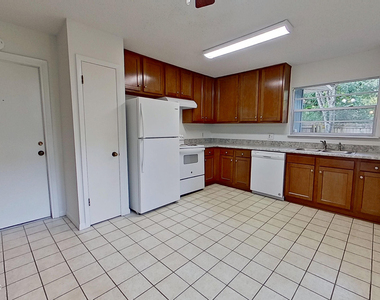 1615 Seminole Road - Photo Thumbnail 9