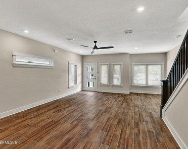 218 E 2nd Street - Photo Thumbnail 19