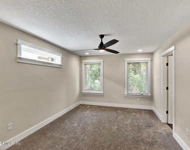 218 E 2nd Street - Photo Thumbnail 8