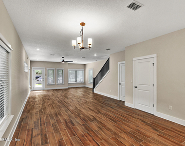 218 E 2nd Street - Photo Thumbnail 25