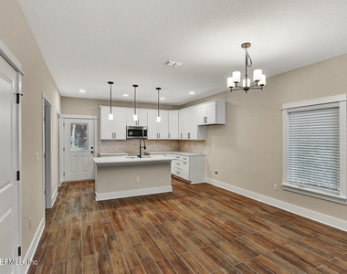 218 E 2nd Street - Photo Thumbnail 21