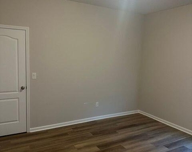 92008 Woodlawn Drive - Photo Thumbnail 9