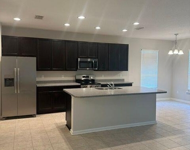 92008 Woodlawn Drive - Photo Thumbnail 4