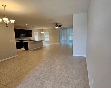 92008 Woodlawn Drive - Photo Thumbnail 2