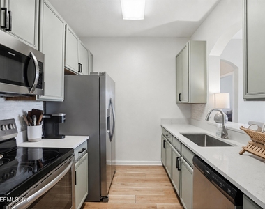 7990 Baymeadows Road - Photo Thumbnail 6