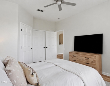7990 Baymeadows Road - Photo Thumbnail 13