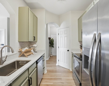 7990 Baymeadows Road - Photo Thumbnail 7