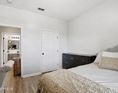 7990 Baymeadows Road - Photo Thumbnail 20
