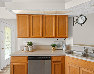 13241 Mendenhall Place - Photo Thumbnail 13
