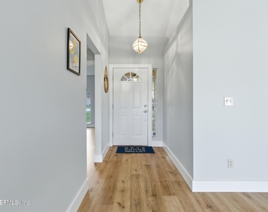 421 Chicopee Court - Photo Thumbnail 6