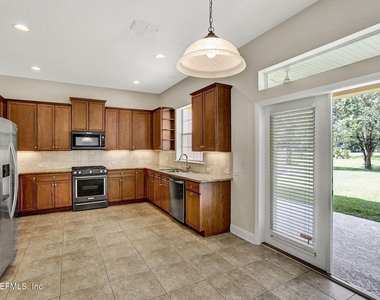 1761 Highland View Drive - Photo Thumbnail 5