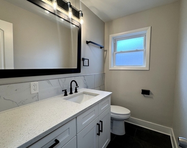 1215 Balmoral Avenue - Photo Thumbnail 7