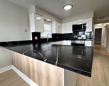 1215 Balmoral Avenue - Photo Thumbnail 3